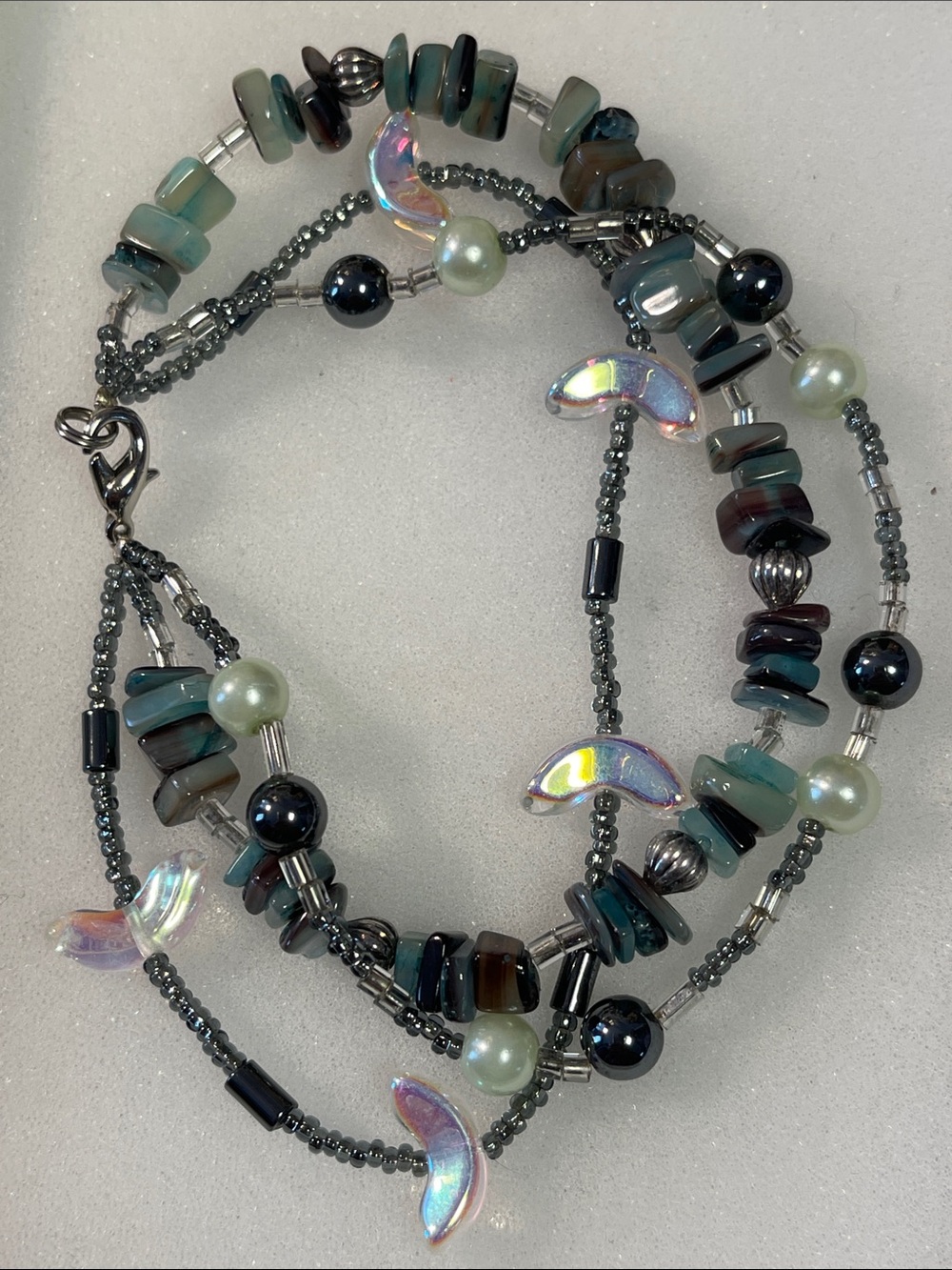 Seed bead, dyed Agate, Hematite and other beads Bracelet - 7.5